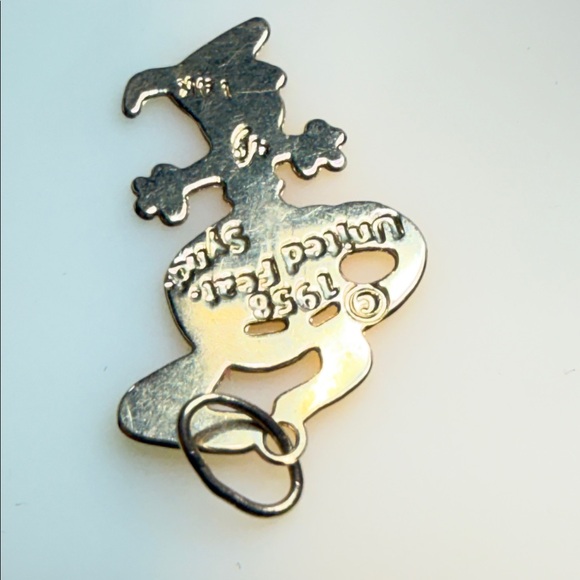 Rare 14K 1958 Gold snoopy Pendant charm ⭐️ rare find date peanuts 1950’s cartoon - Picture 11 of 12